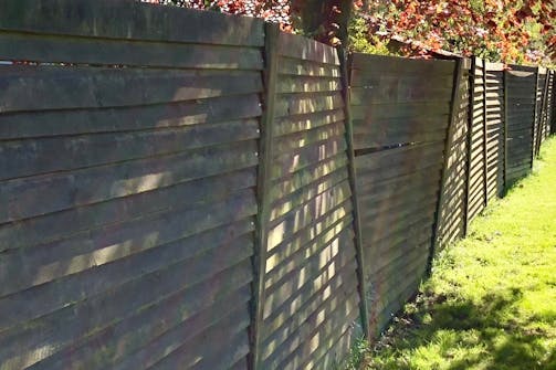 Hegn: Hjælp til skæve stolper Hegn: Hjælp til skæve stolper